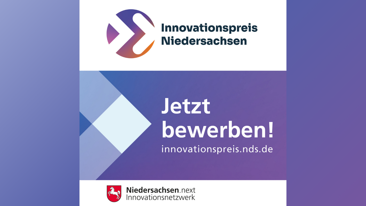 Quadratische Kachel mit dem Logo des Innovationspreises Niedersachsen oben links: ein stilisiertes farbiges Symbol in Lila, Rosa und Orange neben dem Schriftzug "Innovationspreis Niedersachsen". Darunter ein violetter Bereich mit dem Text "Jetzt bewerben!" und der Webadresse innovationspreis.nds.de. Am unteren Rand das Logo "Niedersachsen.next Innovationsnetzwerk" mit dem niedersächsischen Wappen.