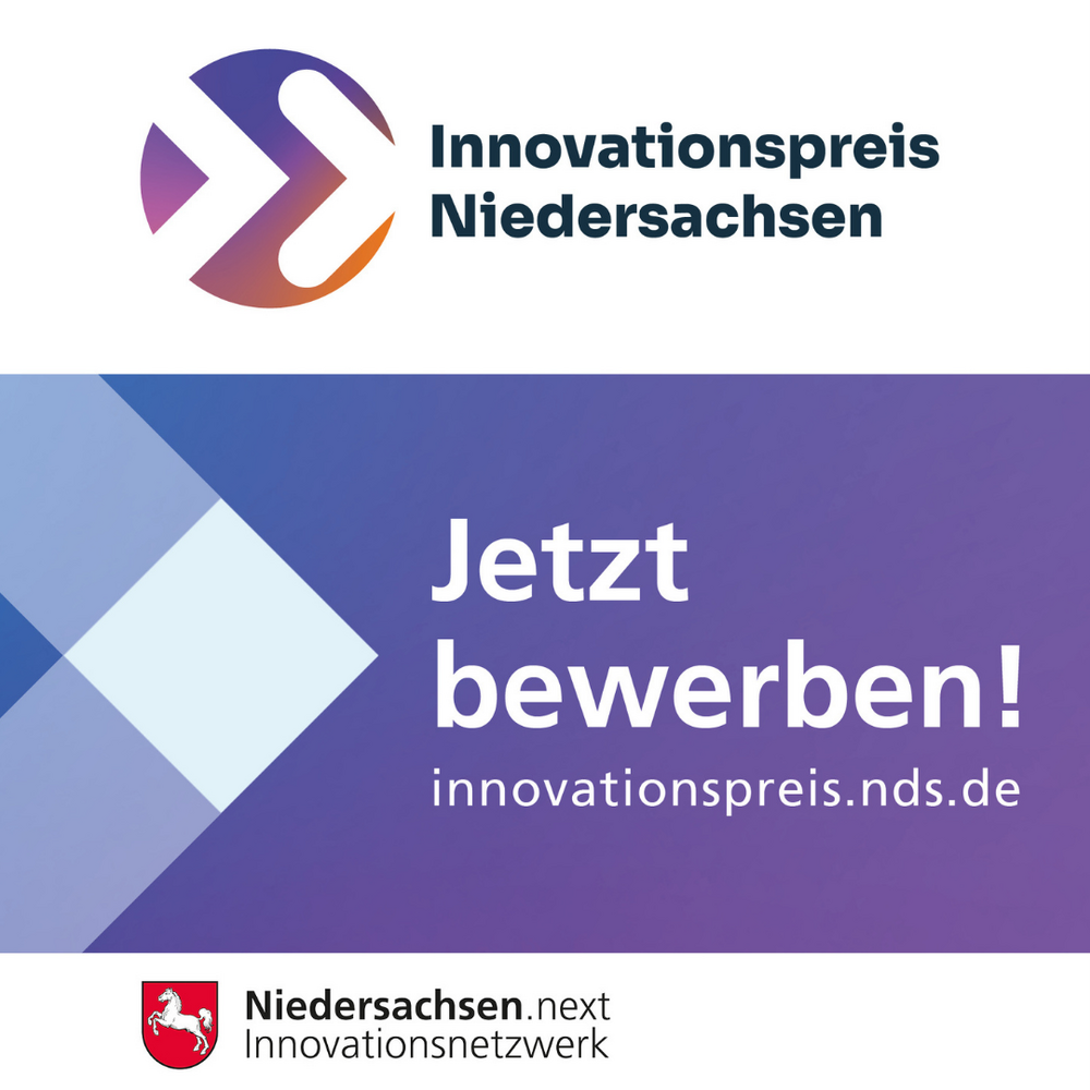 Quadratische Kachel mit dem Logo des Innovationspreises Niedersachsen oben links: ein stilisiertes farbiges Symbol in Lila, Rosa und Orange neben dem Schriftzug "Innovationspreis Niedersachsen". Darunter ein violetter Bereich mit dem Text "Jetzt bewerben!" und der Webadresse innovationspreis.nds.de. Am unteren Rand das Logo "Niedersachsen.next Innovationsnetzwerk" mit dem niedersächsischen Wappen.