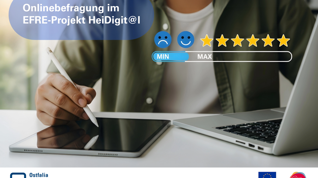 Das Bild zeigt eine Person, die mit einem Stylus auf einem Tablet arbeitet, während ein Laptop im Hintergrund sichtbar ist. Darüber befindet sich eine Umfrageansicht mit einer Skala von einem bis fünf Sternen, die zur Bewertung einlädt.