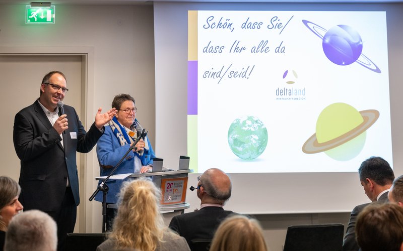 Michael Krohn und Walsroders Bürgermeisterin Helma Spöring